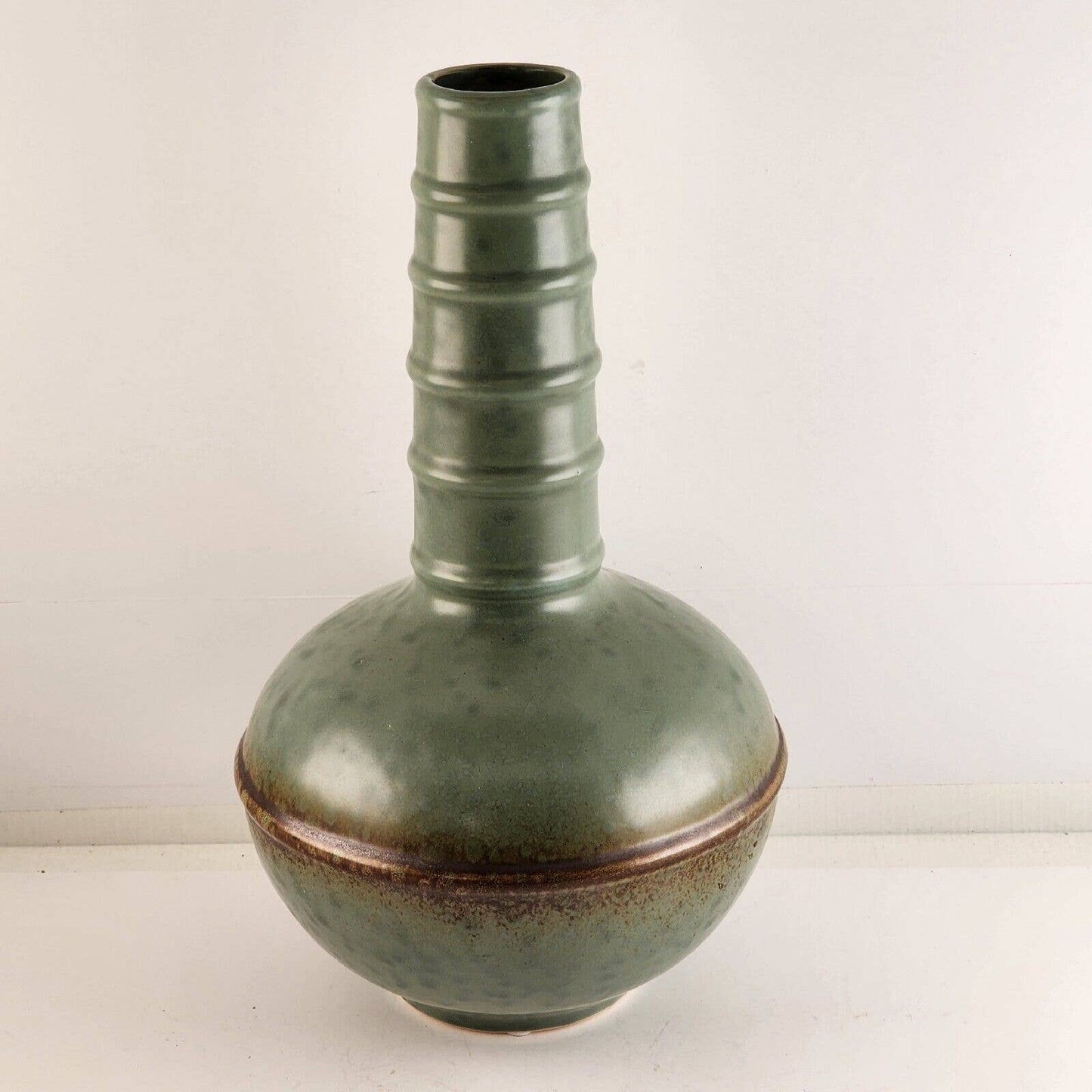 Matte Green Pottery Chimney Vase Arts & Crafts Modern Ribbed 7" w x 12.25" h