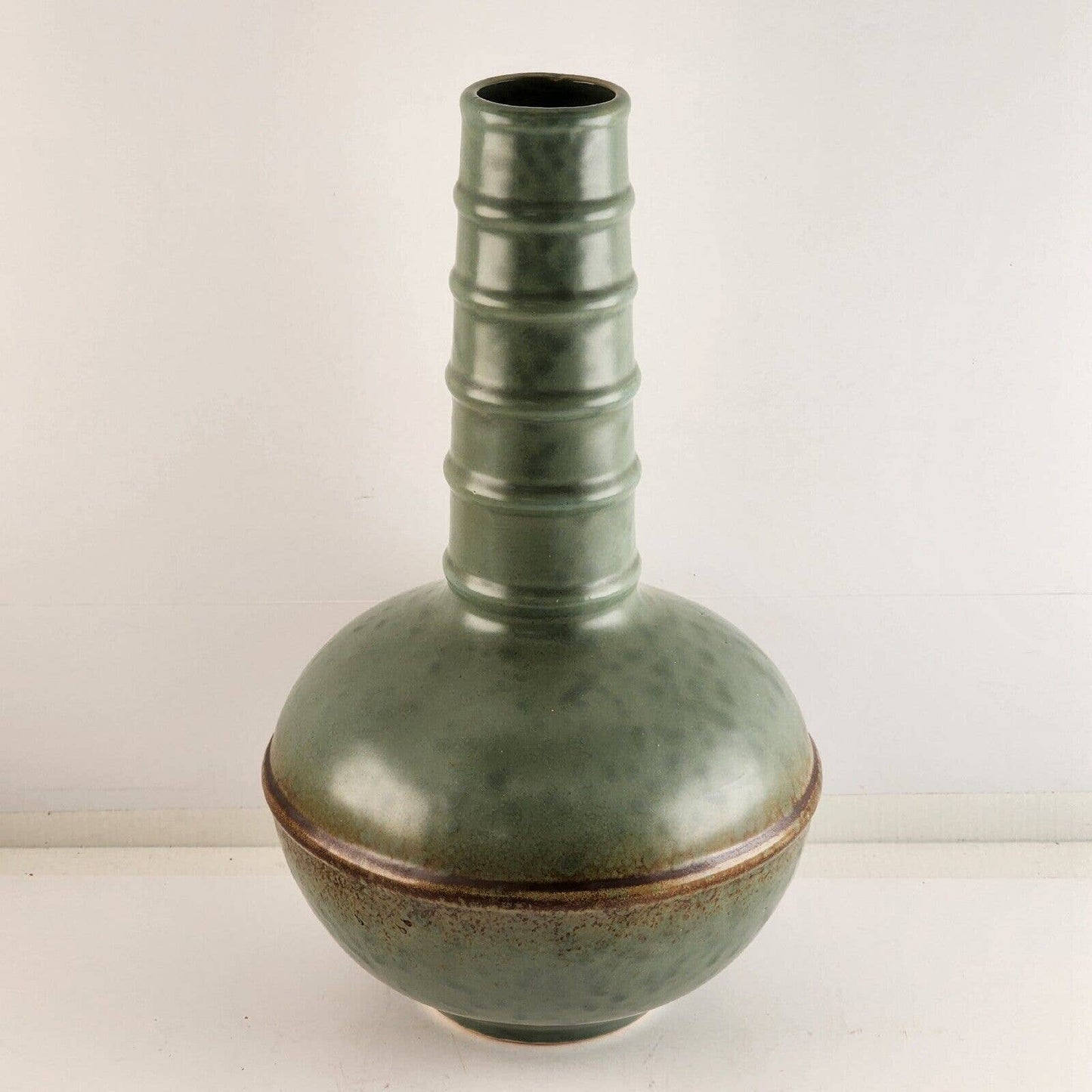 Matte Green Pottery Chimney Vase Arts & Crafts Modern Ribbed 7" w x 12.25" h